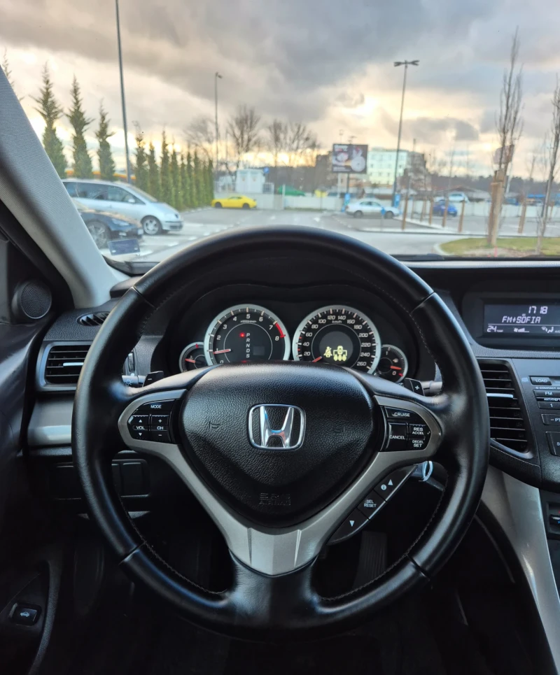 Honda Accord 2.4 EXECUTIVE* АВТОМАТ* СЕРВИЗНА ИСТОРИЯ , снимка 11 - Автомобили и джипове - 53527518