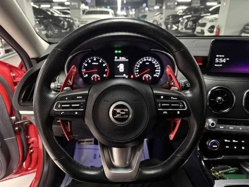 Kia Stinger, снимка 7 - Автомобили и джипове - 54836109