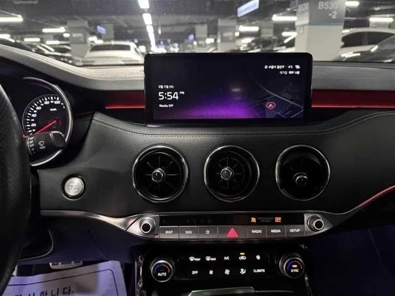 Kia Stinger, снимка 13 - Автомобили и джипове - 54836109