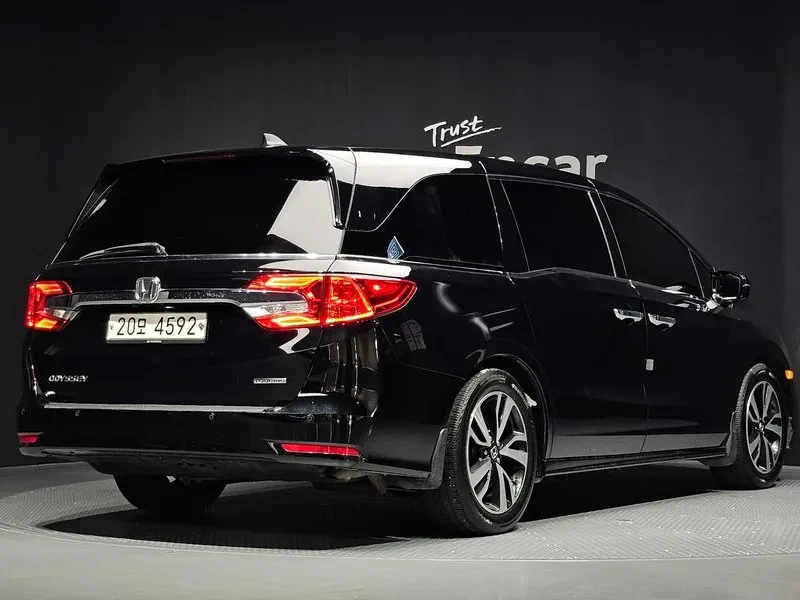 Honda Odyssey 3.5  7 места, снимка 2 - Автомобили и джипове - 55717016