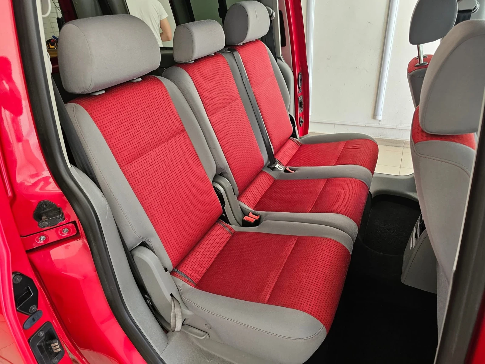 VW Caddy Maxi - изображение 10
