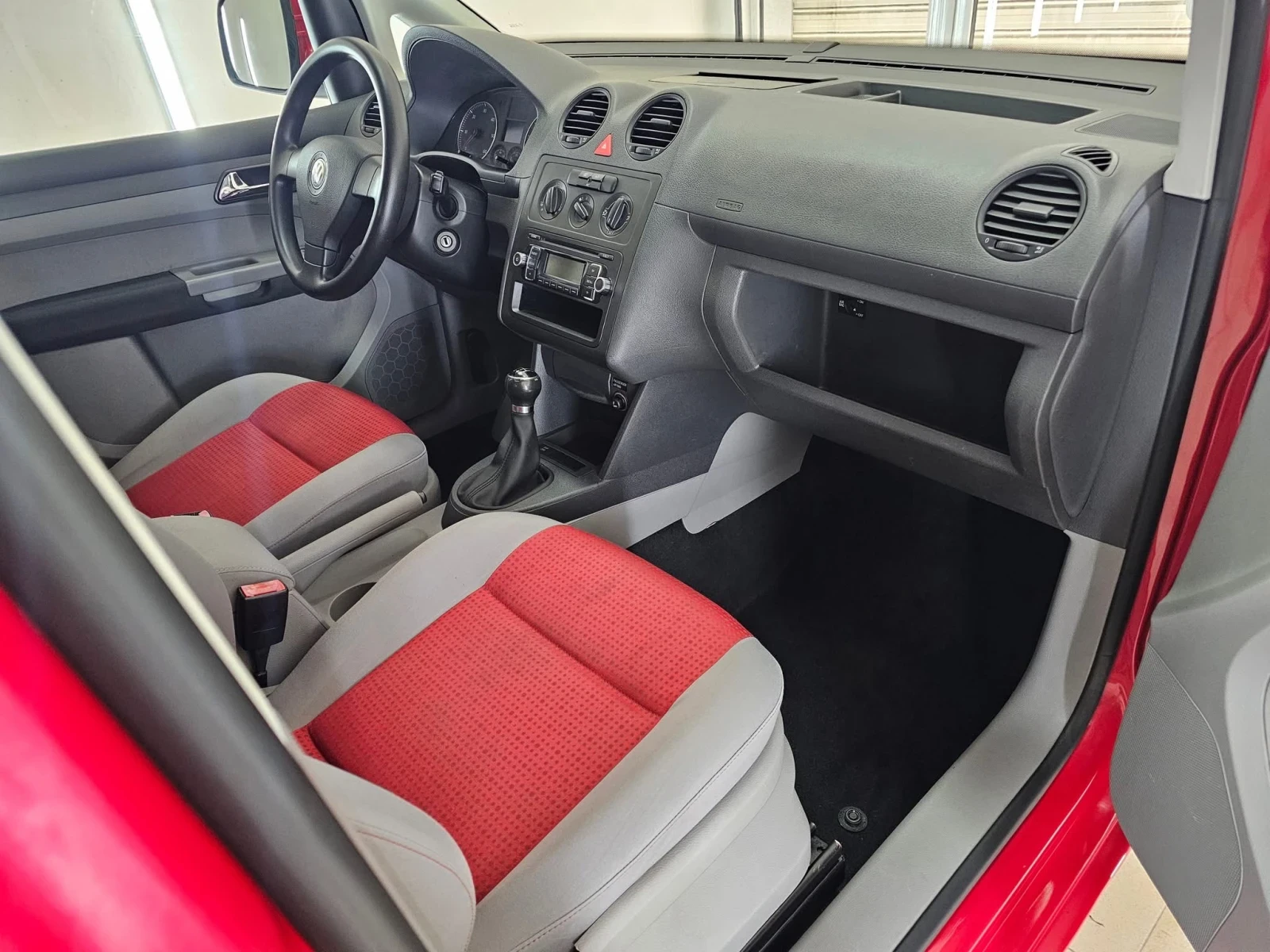 VW Caddy Maxi - изображение 7