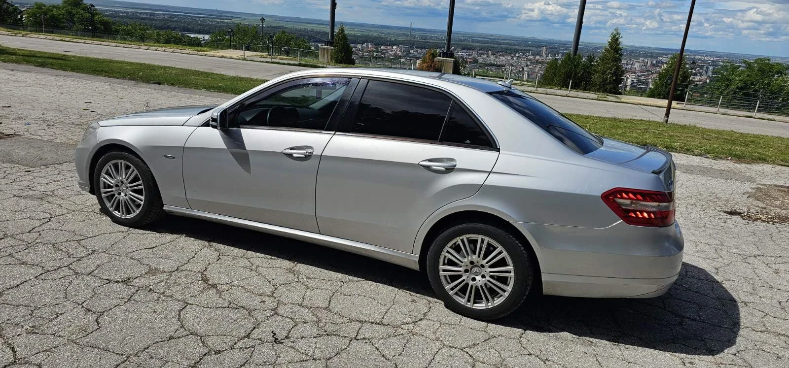 Mercedes-Benz E 220 E220 - изображение 3
