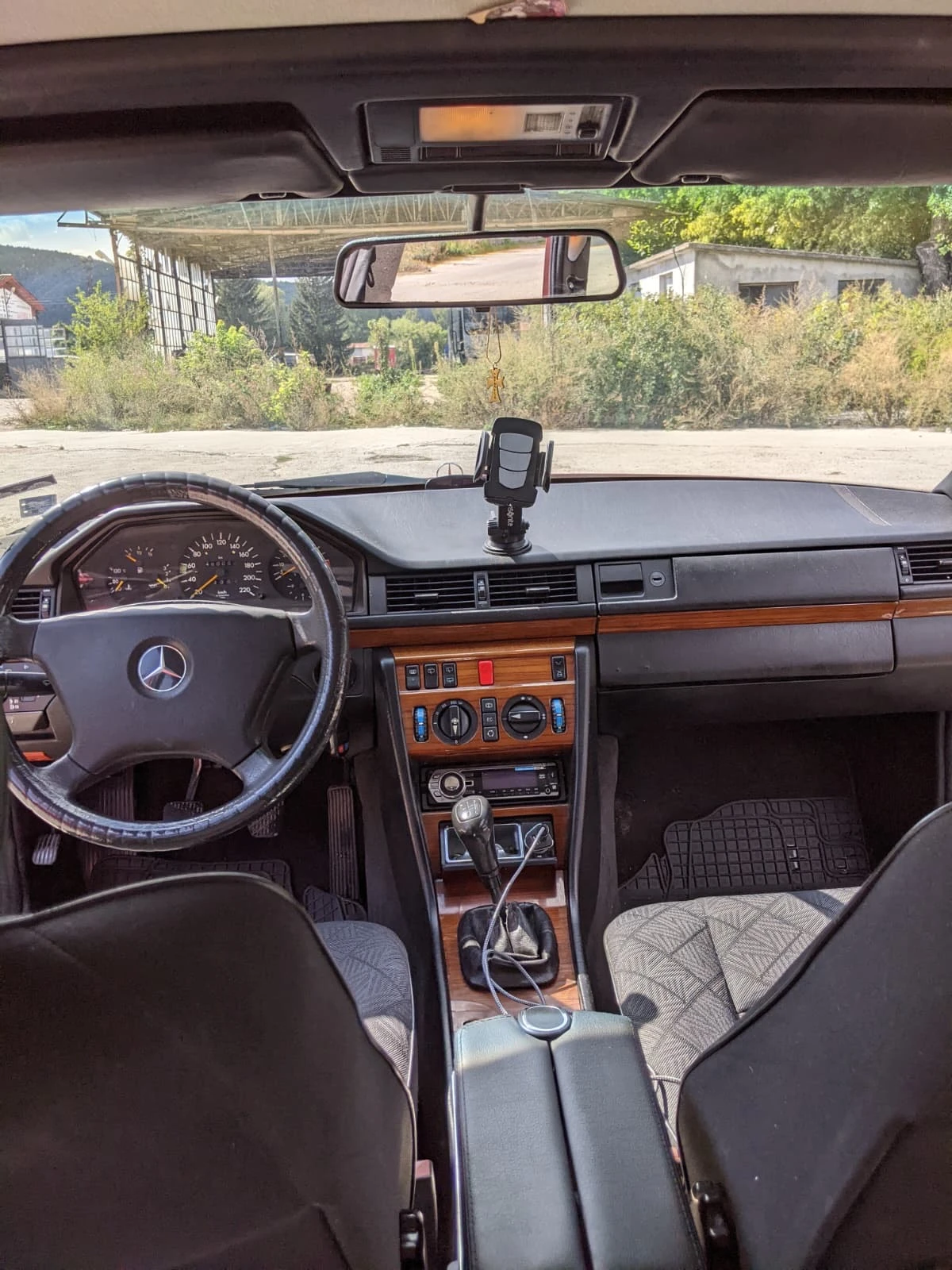 Mercedes-Benz 124 200 TE - изображение 7