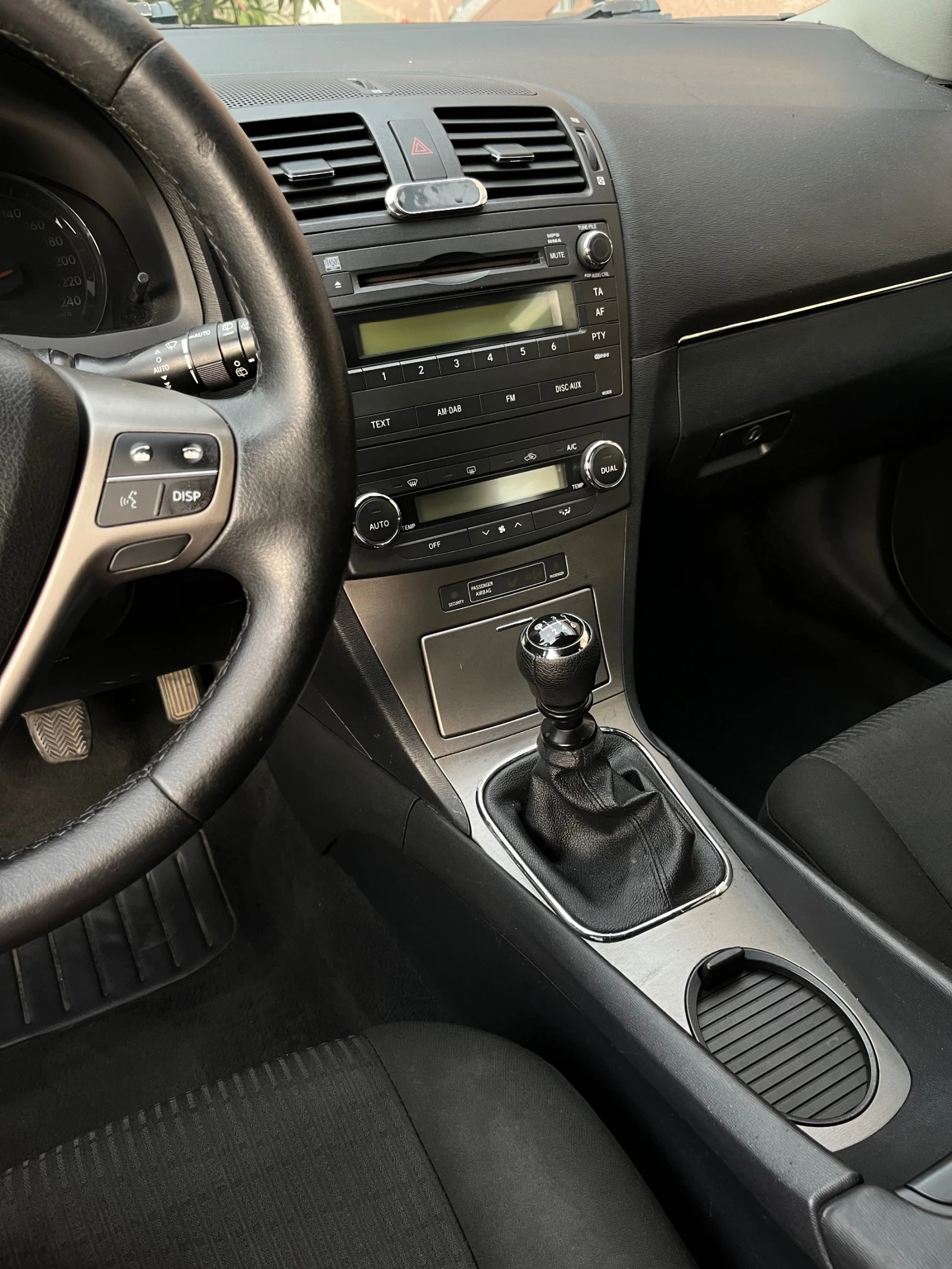 Toyota Avensis 2.2 D4D - изображение 8