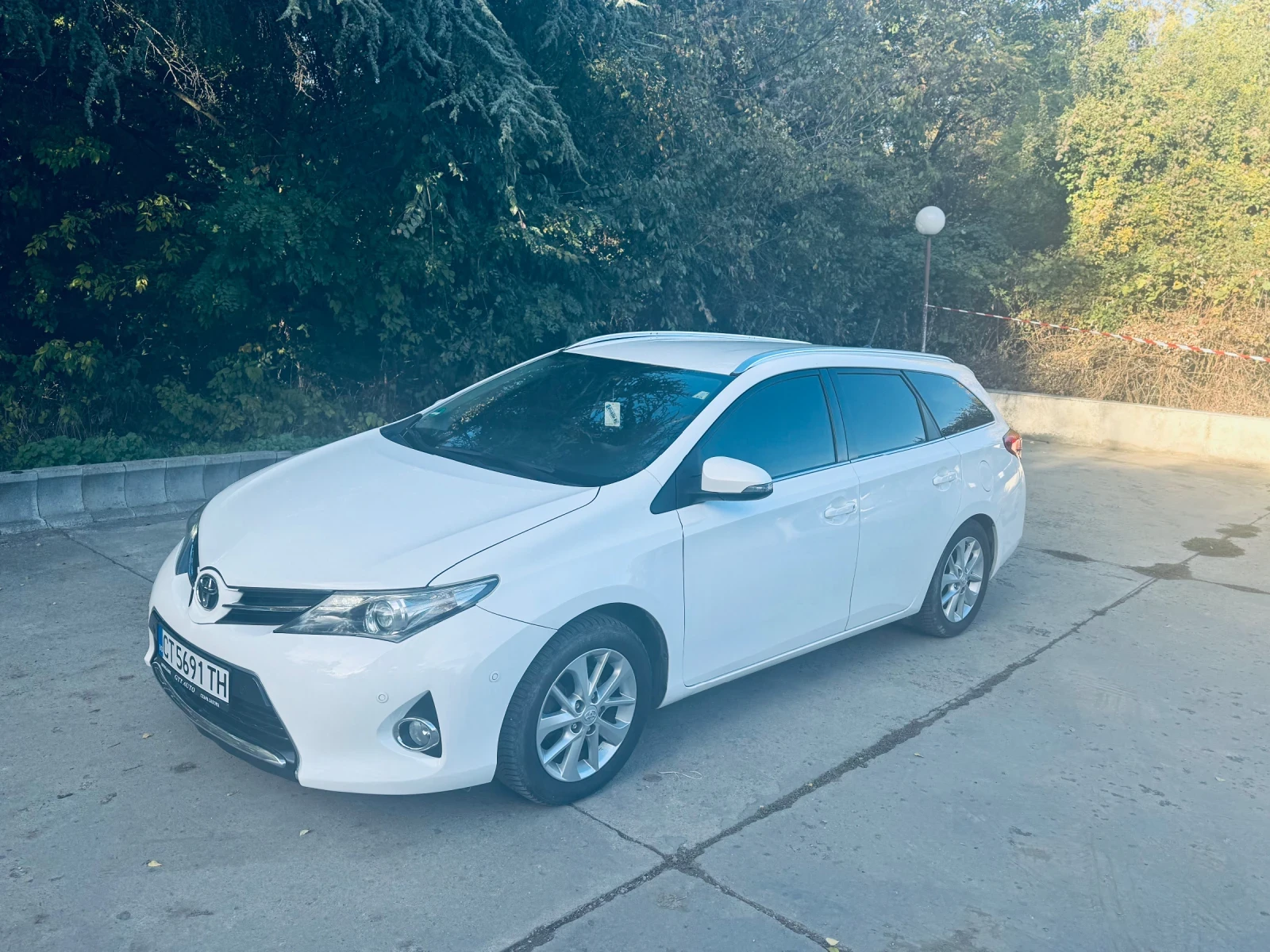 Toyota Auris 1.4D4D/TOP - изображение 2