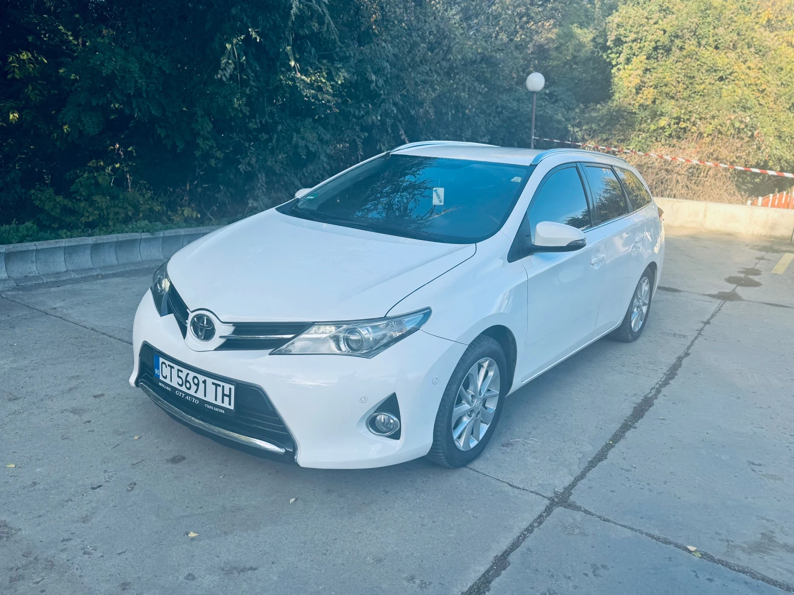 Toyota Auris 1.4D4D/TOP - изображение 6