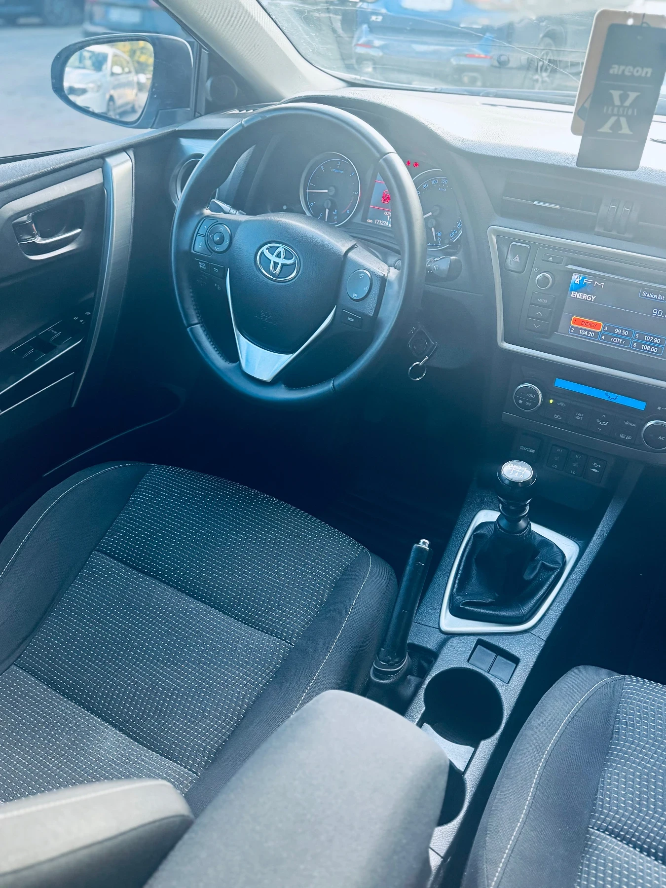 Toyota Auris 1.4D4D/TOP - изображение 9