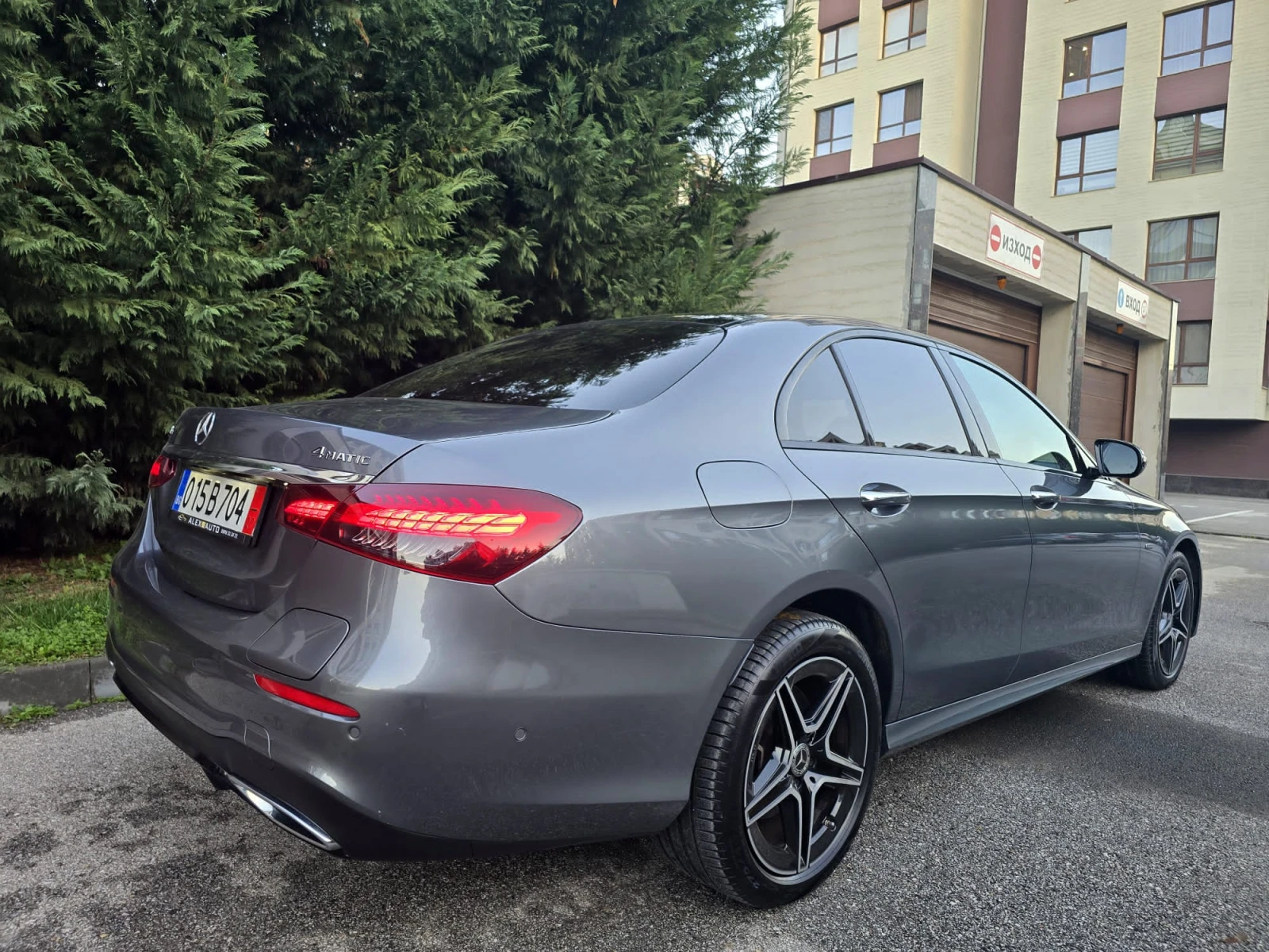 Mercedes-Benz E 300 300E AMG* 4MATIC* BURMAS* 9G* MULTIBEAM* PANORAMA* | Mobile.bg   5