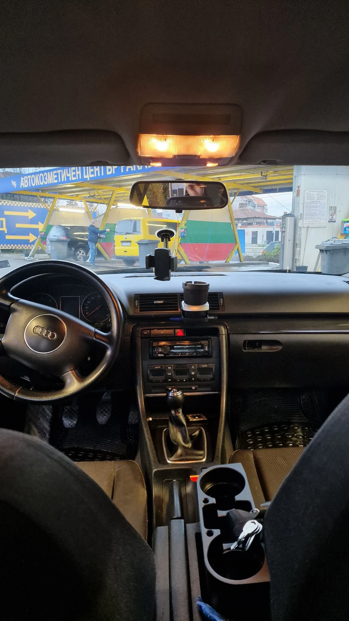 Audi A4  - изображение 8