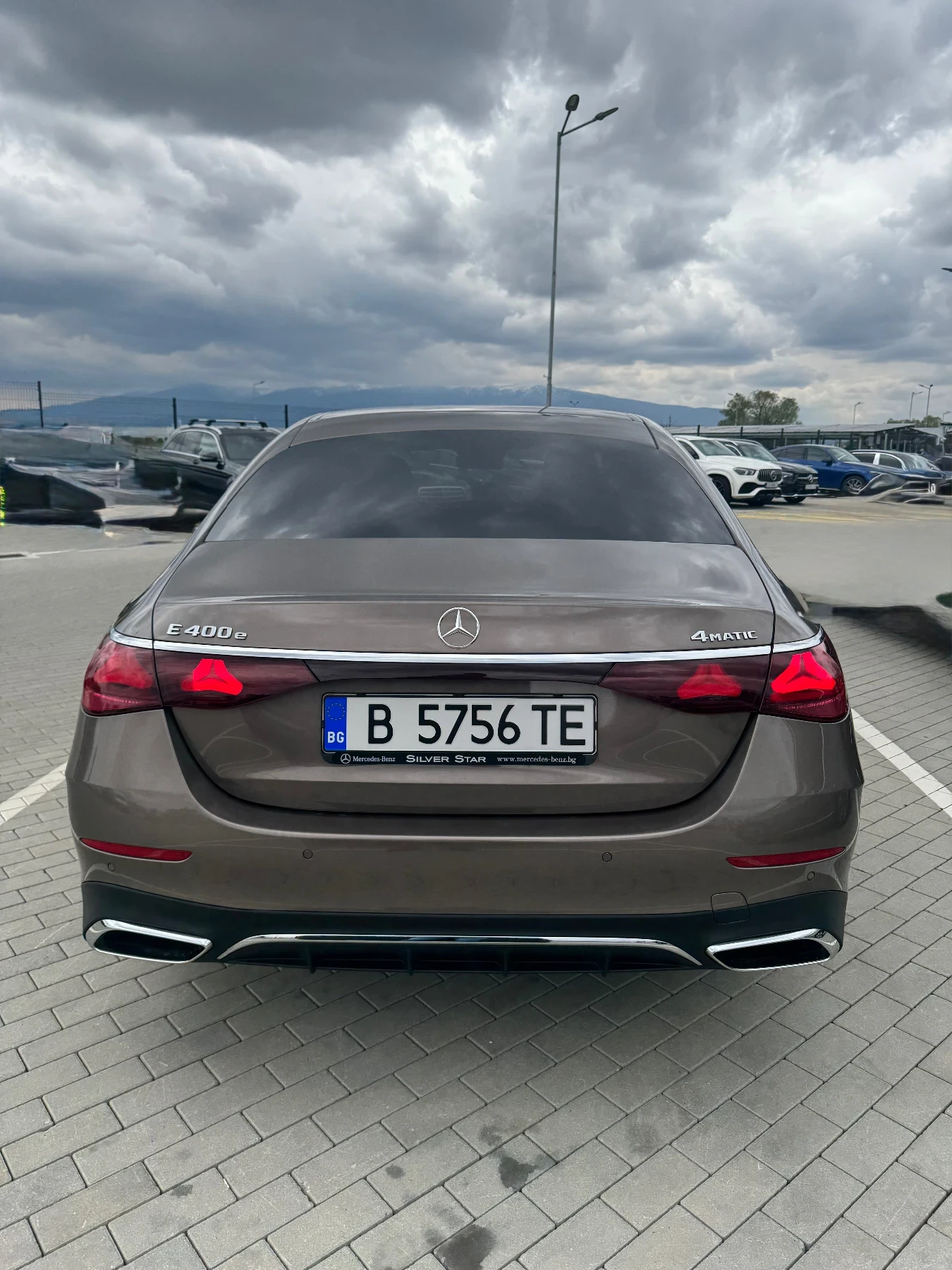 Mercedes-Benz E 400 e Plug-in/4MATIC/MBUX Hyperscreen/Softclose, снимка 7 - Автомобили и джипове - 53978803