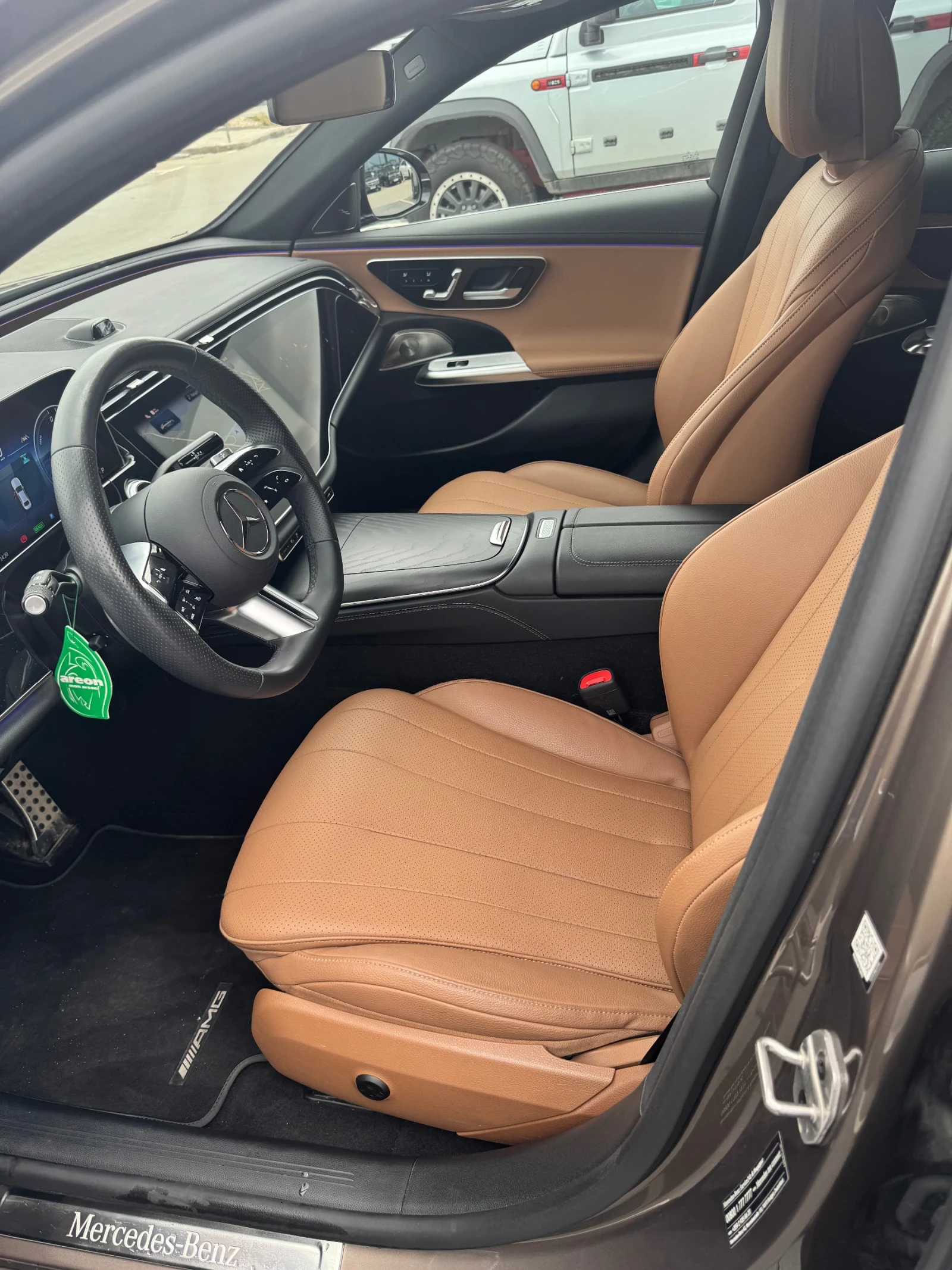 Mercedes-Benz E 400 e Plug-in/4MATIC/MBUX Hyperscreen/Softclose, снимка 12 - Автомобили и джипове - 53978803