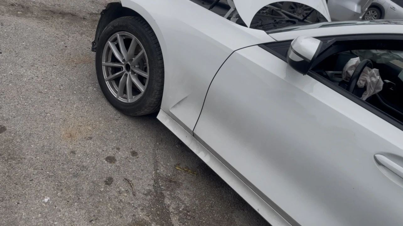 BMW 320 На части или цяла  4х4 MILD-HYBRID, снимка 8 - Автомобили и джипове - 54016833