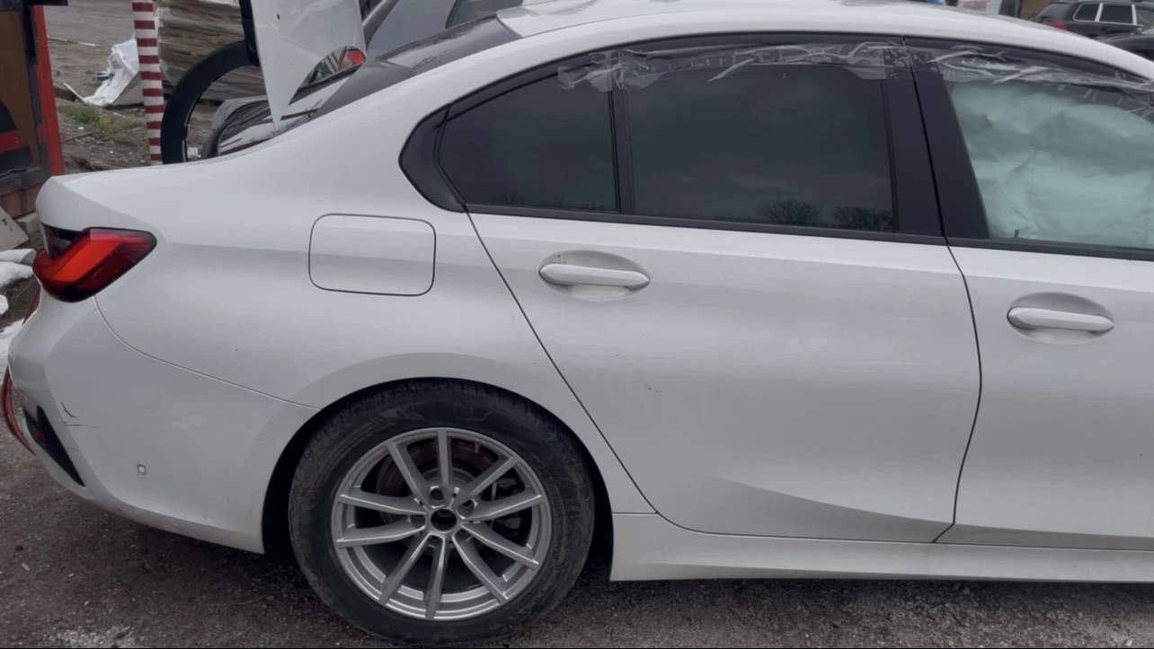 BMW 320 На части или цяла  4х4 MILD-HYBRID, снимка 10 - Автомобили и джипове - 54016833