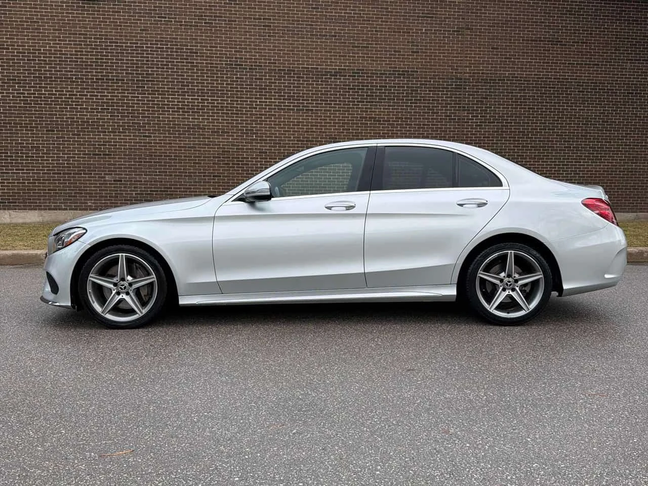 Mercedes-Benz C 300 4MATIC* ПАНОРАМА* ПОДГРЕВ* , снимка 2 - Автомобили и джипове - 54376949