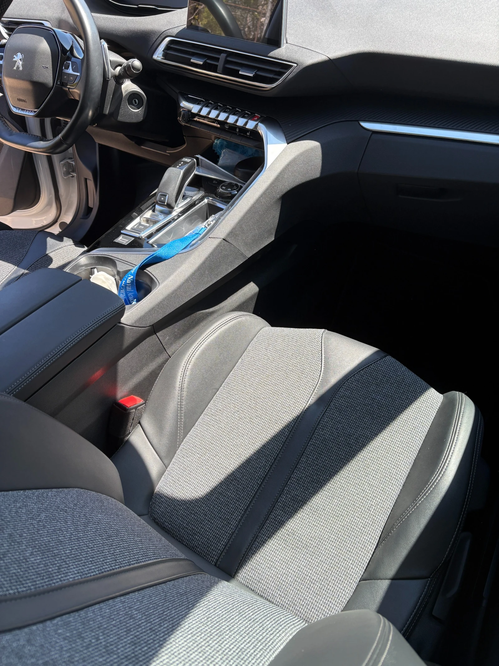 Peugeot 5008 1.2 PureTech, снимка 14 - Автомобили и джипове - 54442628