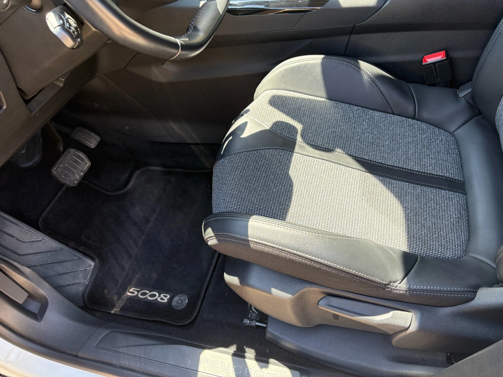 Peugeot 5008 1.2 PureTech, снимка 12 - Автомобили и джипове - 54442628