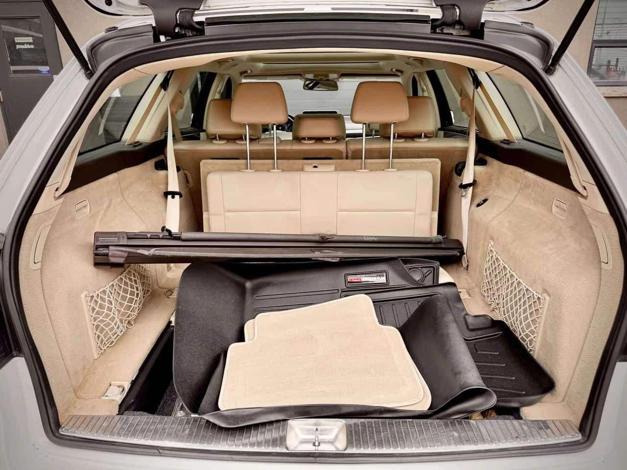 Mercedes-Benz E 400 * Wagon * 7-местен * Фиксирана цена до БГ * , снимка 16 - Автомобили и джипове - 55197398
