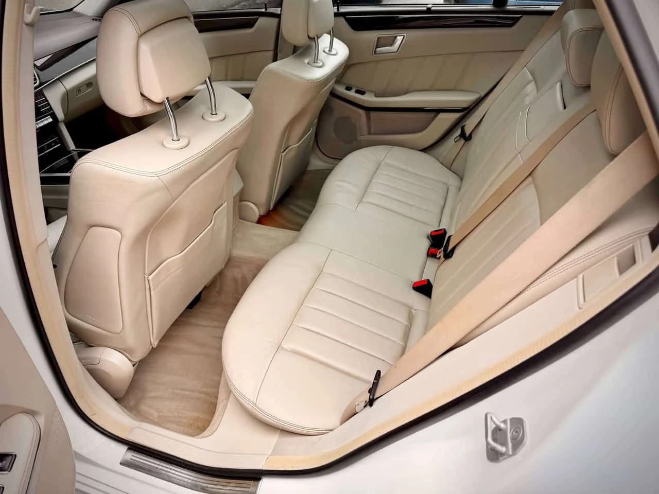 Mercedes-Benz E 400 * Wagon * 7-местен * Фиксирана цена до БГ * , снимка 14 - Автомобили и джипове - 55197398