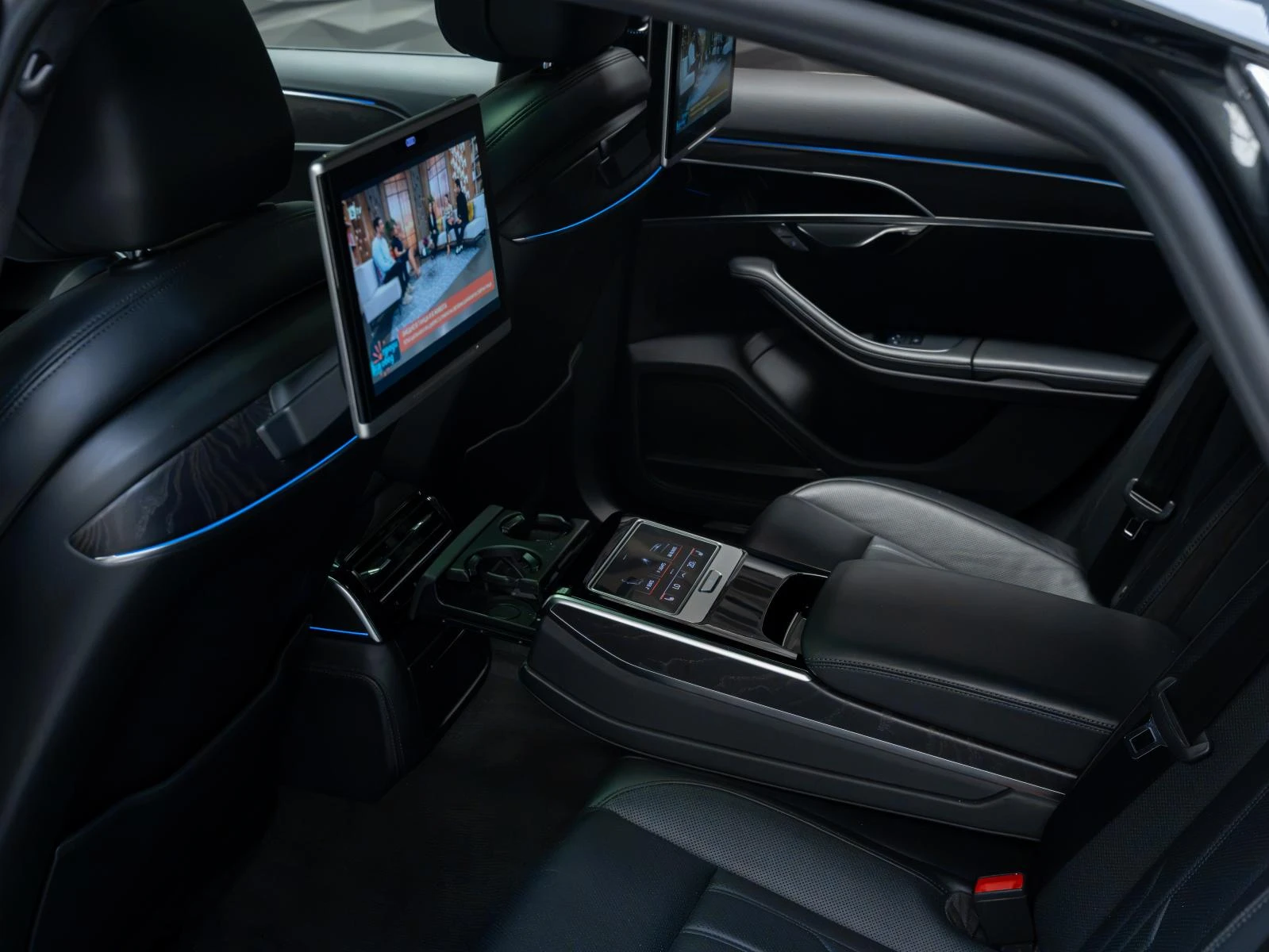 Audi A8 QUATTRO* B&O* 3XTV* MATRIX* 360CAM* PANO* HUD* SOF, снимка 17 - Автомобили и джипове - 55394933