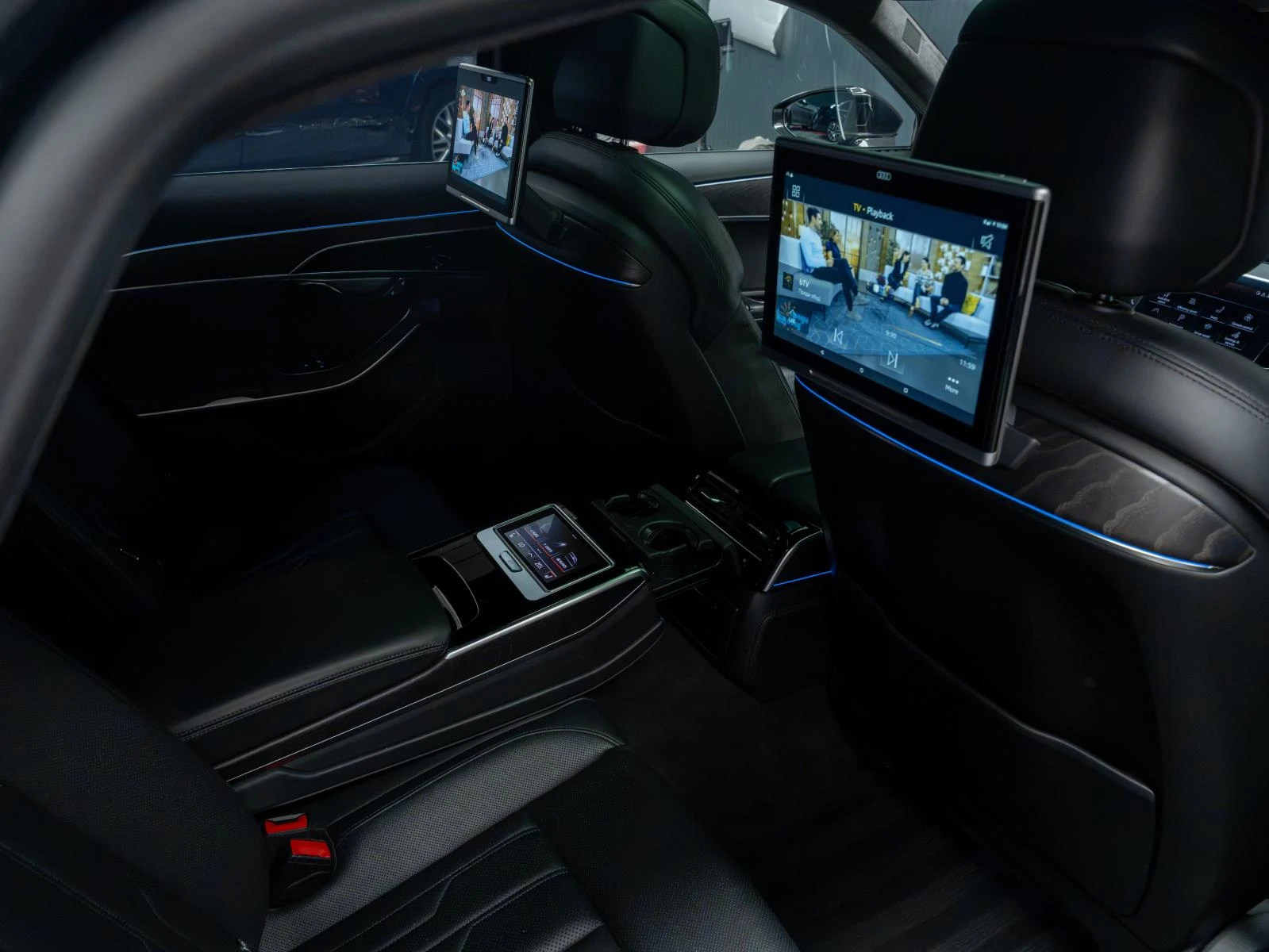 Audi A8 QUATTRO* B&O* 3XTV* MATRIX* 360CAM* PANO* HUD* SOF, снимка 15 - Автомобили и джипове - 55394933