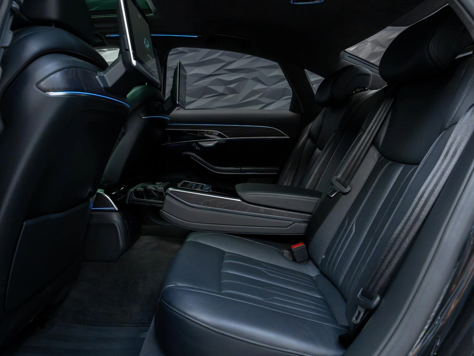 Audi A8 QUATTRO* B&O* 3XTV* MATRIX* 360CAM* PANO* HUD* SOF, снимка 11 - Автомобили и джипове - 55394933