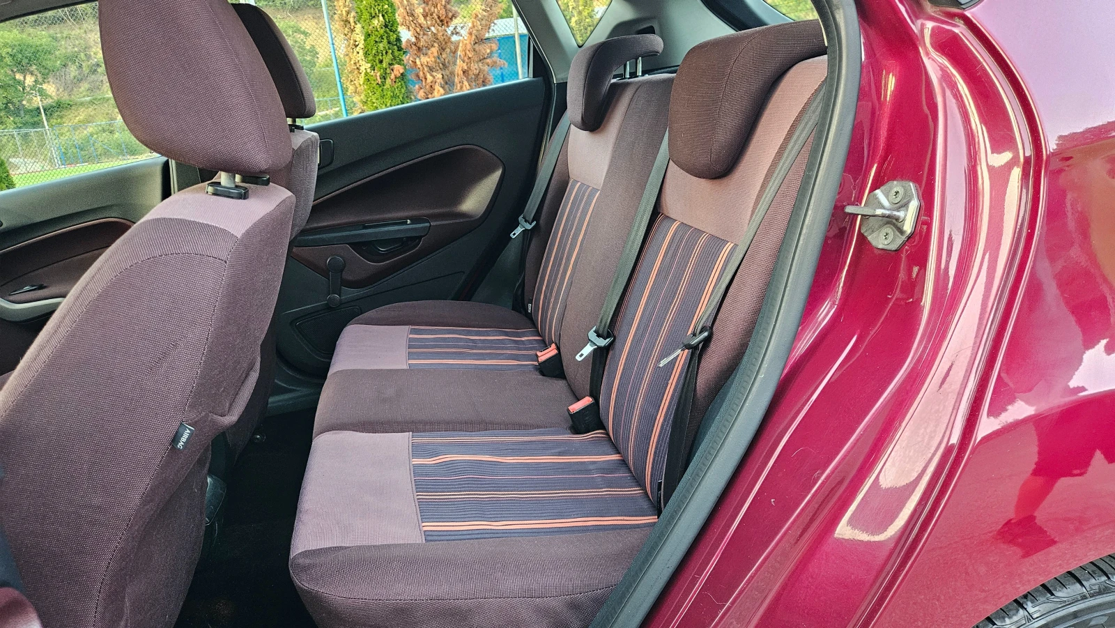 Ford Fiesta 1.4 KLIMA/BENZIN, снимка 13 - Автомобили и джипове - 55806651
