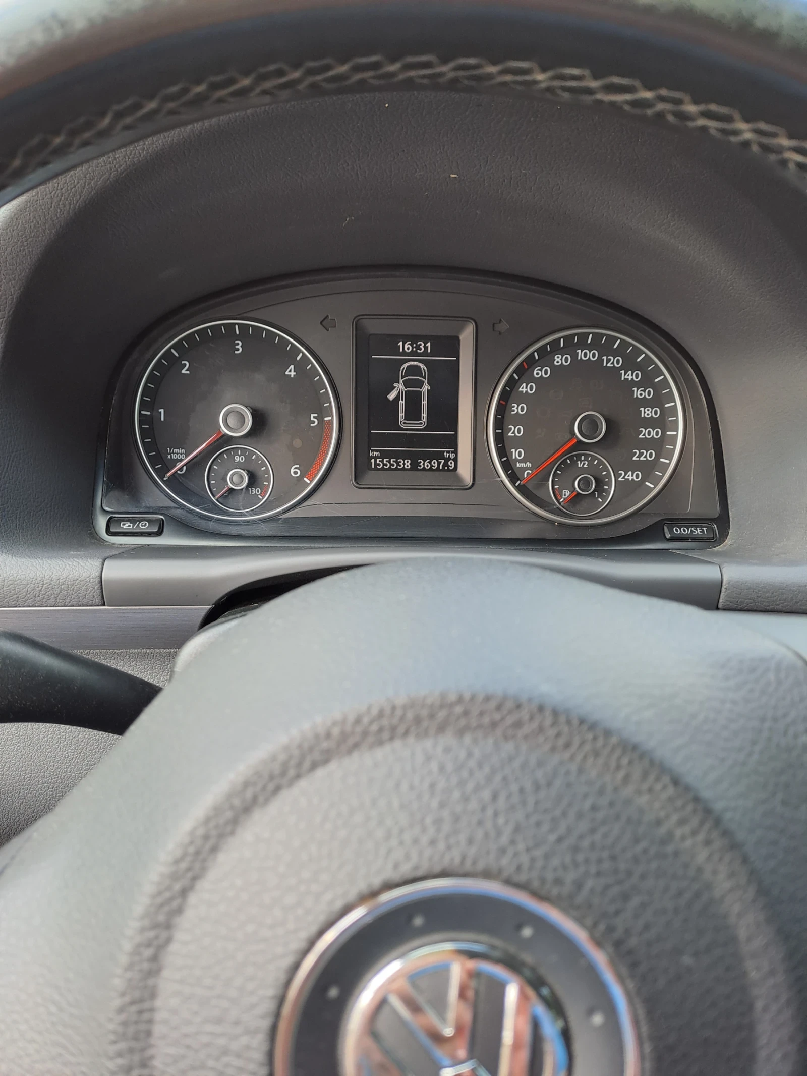 VW Touran, снимка 12 - Автомобили и джипове - 56140463