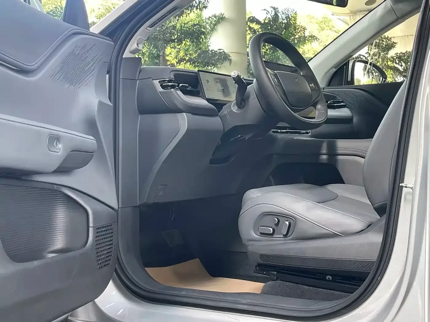 Xpeng G6 625 Long Range Max Flagship Edition, снимка 8 - Автомобили и джипове - 56723490