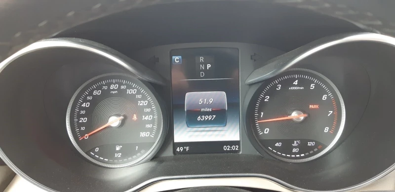 Mercedes-Benz GLC 300  * AMG pack * Keyless * Burmester * 9G-tronic * , снимка 11 - Автомобили и джипове - 52905946