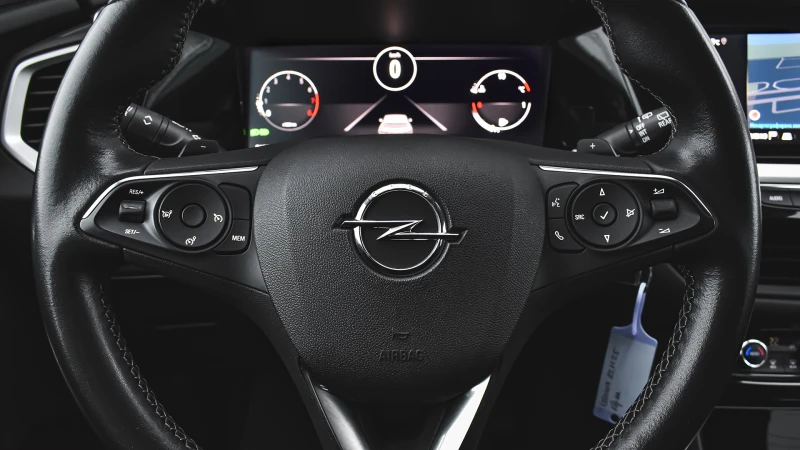 Opel Grandland 1.2 Turbo GS Line Automatic, снимка 13 - Автомобили и джипове - 52691045