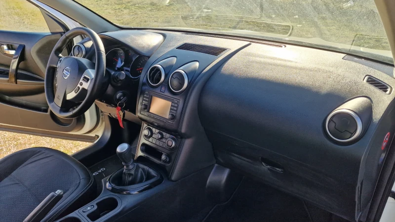 Nissan Qashqai 1.5DCI-TEKNA , снимка 10 - Автомобили и джипове - 53110814
