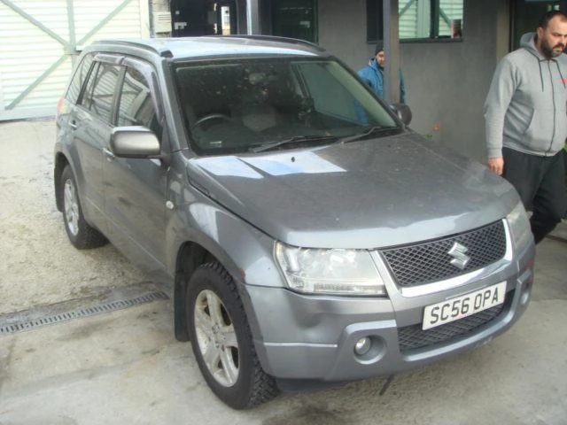 Suzuki Grand vitara 2.0 16V, снимка 2 - Автомобили и джипове - 46834090