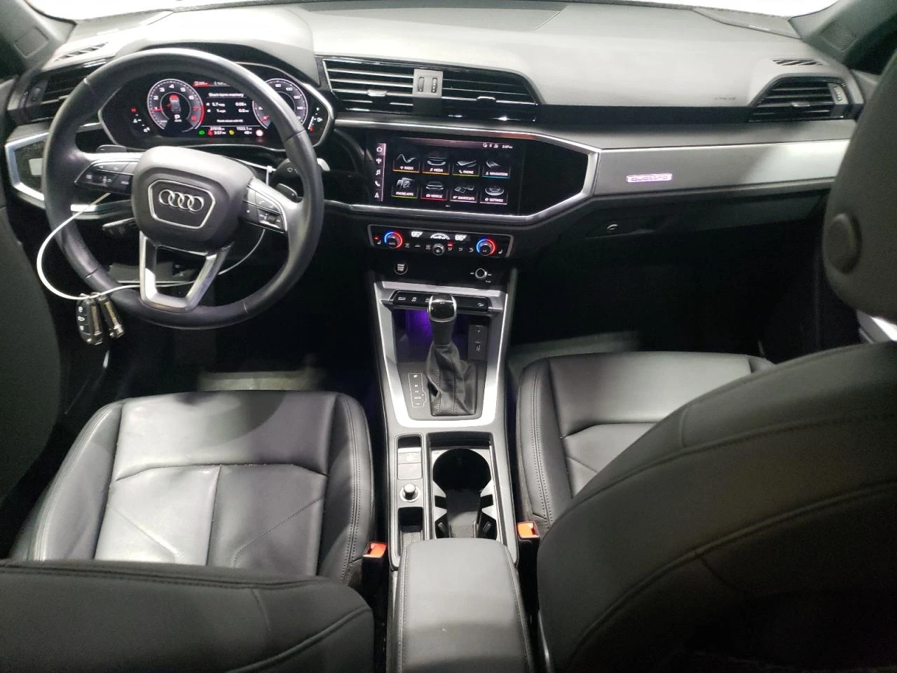Audi Q3 Premium Plus S-Line* Дистроник* Диг.табло* Пано*  - изображение 8