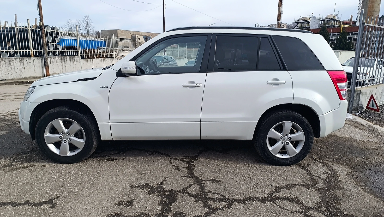 Suzuki Grand vitara 1.9 DD-S Facelift - изображение 2