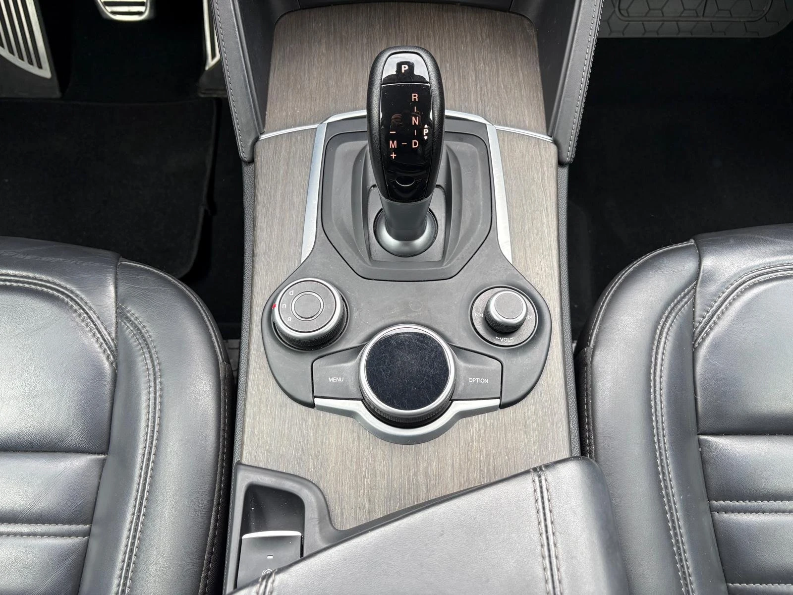 Alfa Romeo Stelvio Super, снимка 14 - Автомобили и джипове - 53861925