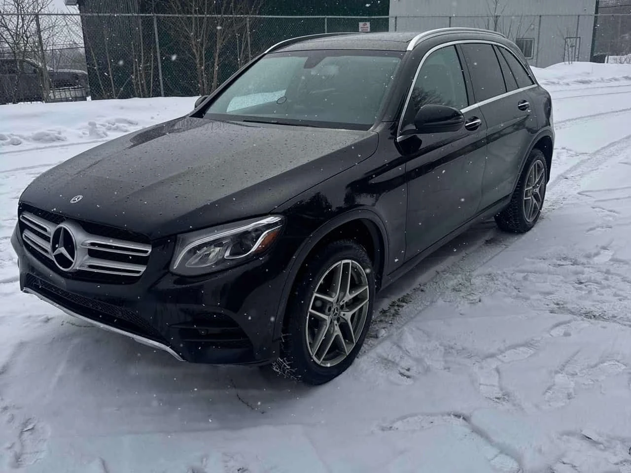Mercedes-Benz GLC 300 4MATIC* DISTRONIC* PANORAMA* ПОДГРЕВИ* , снимка 10 - Автомобили и джипове - 53907221