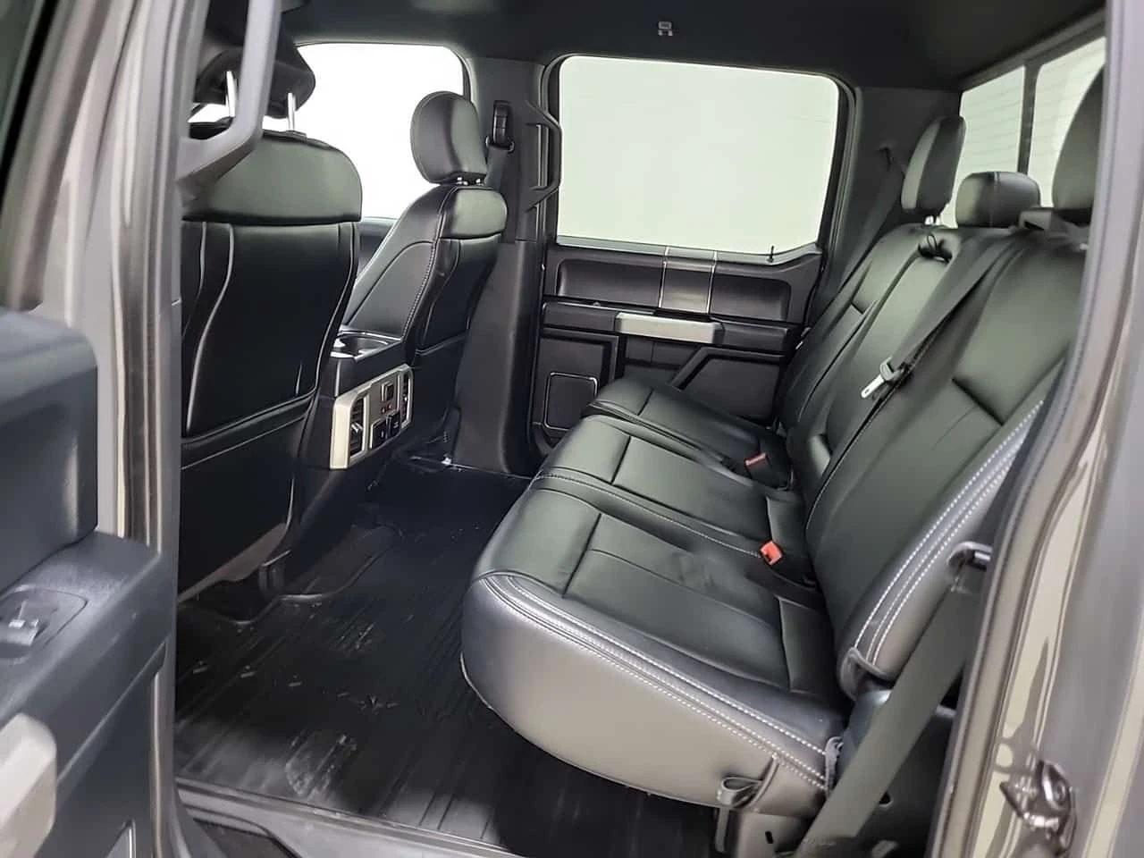 Ford F150 * 4WD SuperCrew 5.5' Box * ПОДГРЕВ* KEYLESS* , снимка 3 - Автомобили и джипове - 53933995