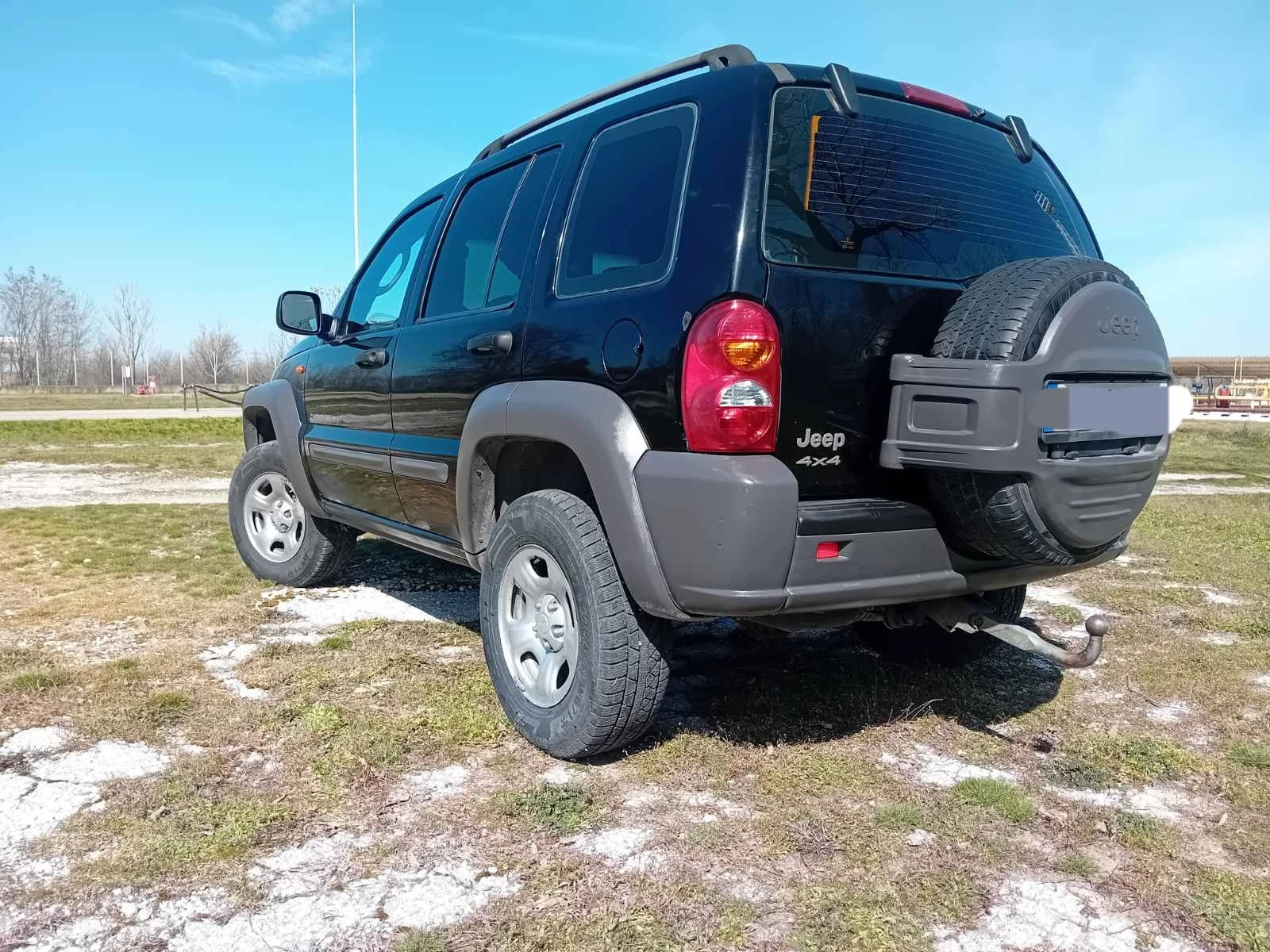 Jeep Cherokee, снимка 4 - Автомобили и джипове - 53964241