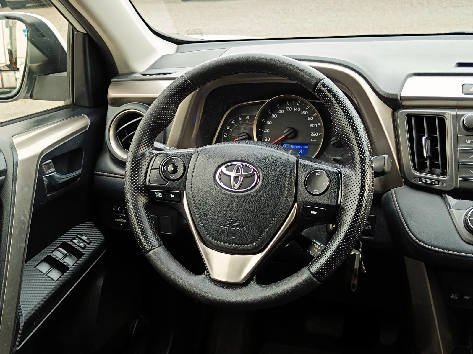 Toyota Rav4 2.2 D4D* 4X4* АВТОМАТИК* NAVI* КАМЕРА* , снимка 12 - Автомобили и джипове - 54001714