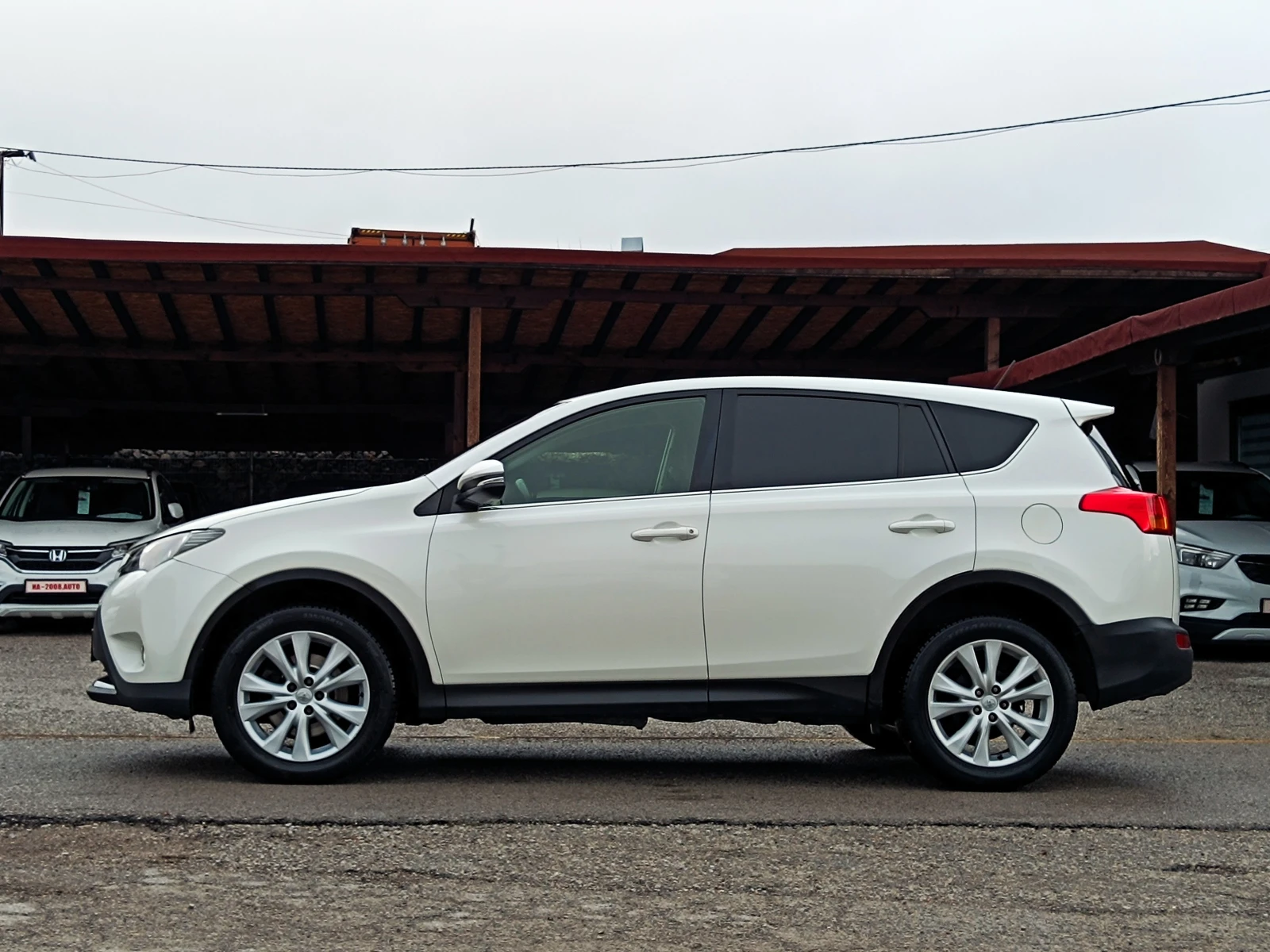 Toyota Rav4 2.2 D4D* 4X4* АВТОМАТИК* NAVI* КАМЕРА* , снимка 7 - Автомобили и джипове - 54001714