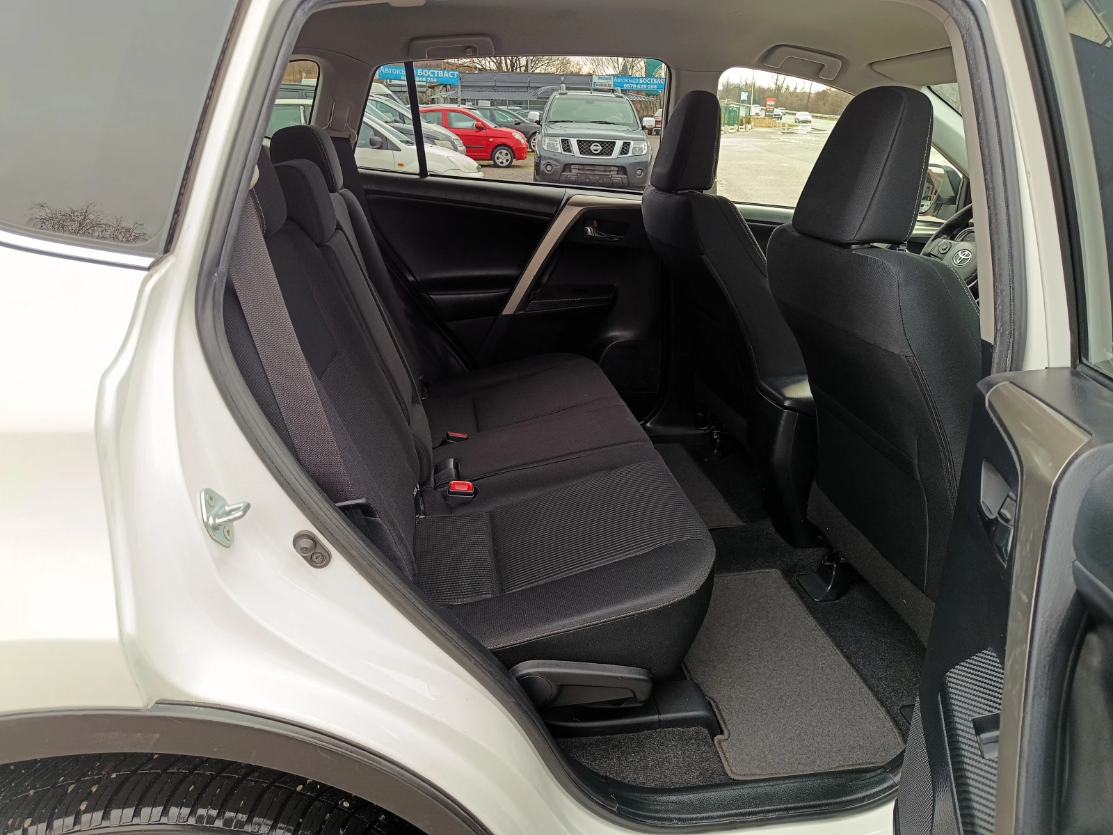 Toyota Rav4 2.2 D4D* 4X4* АВТОМАТИК* NAVI* КАМЕРА* , снимка 16 - Автомобили и джипове - 54001714