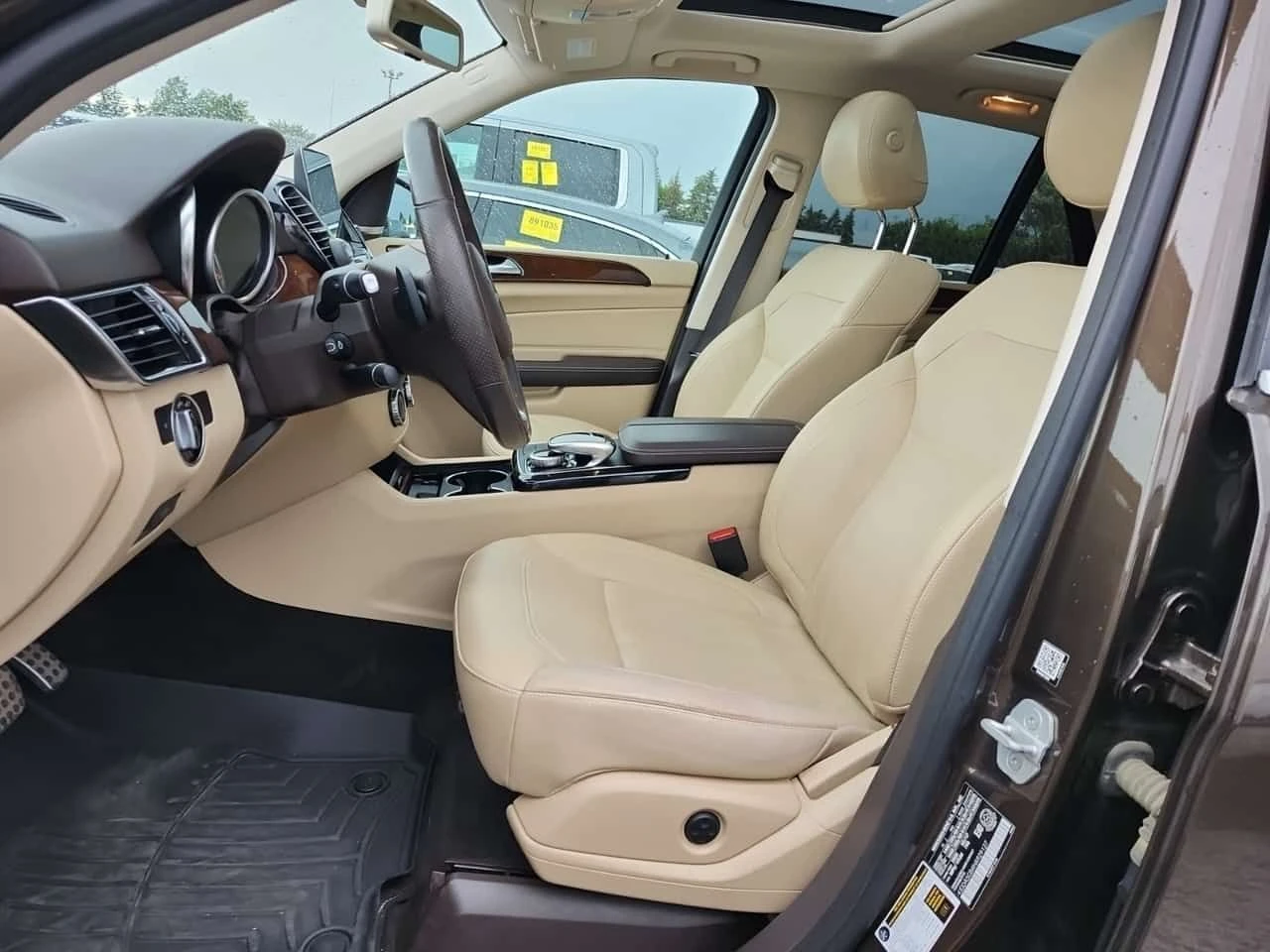 Mercedes-Benz GLE 400 * CARFAX * ПАНОРАМА * 2 КЛЮЧА * АВТОКРЕДИТ * , снимка 8 - Автомобили и джипове - 55194037