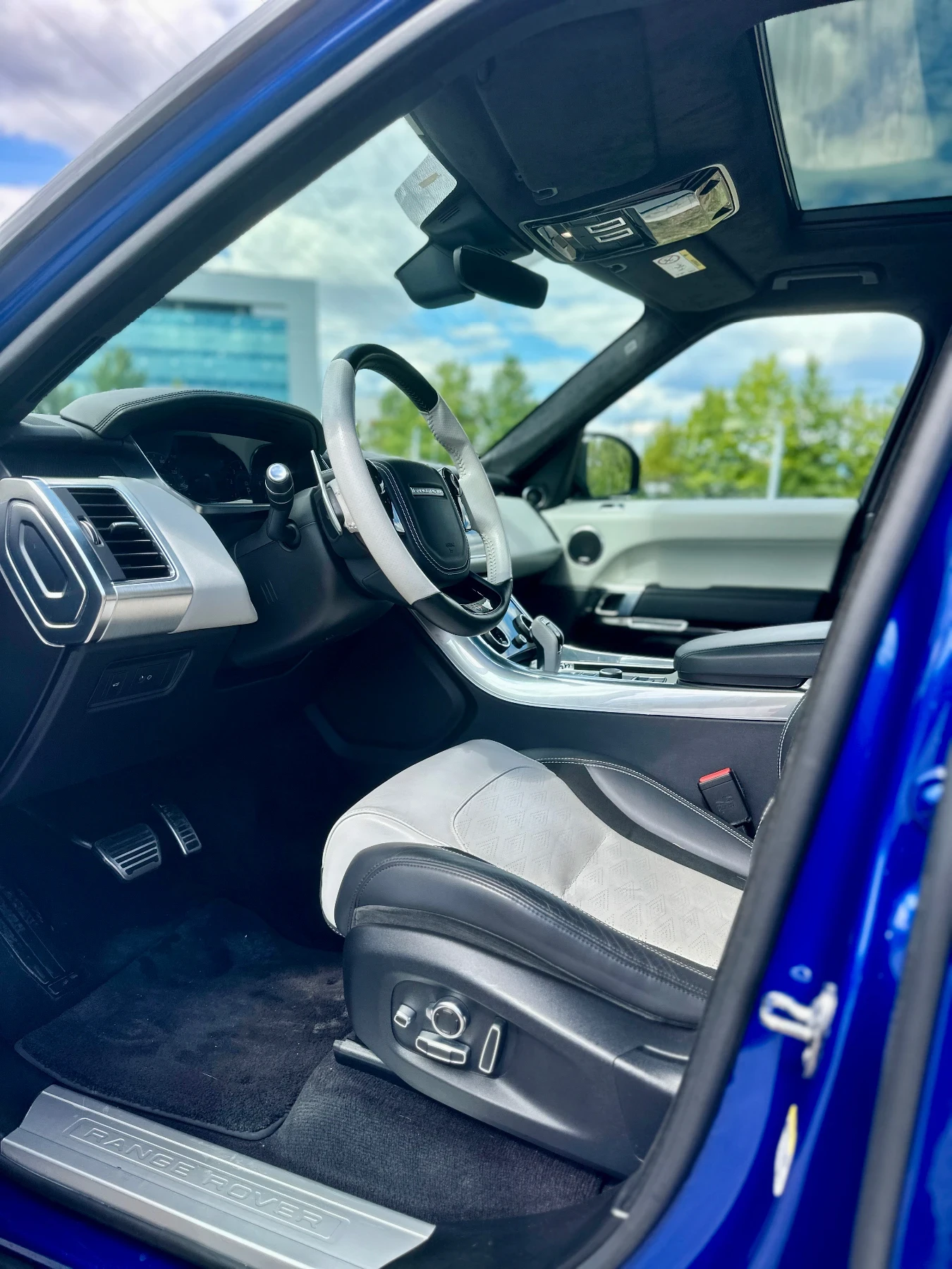 Land Rover Range Rover Sport Range Rover Sport SVR Carbon Edition | 2019 | 5.0 , снимка 9 - Автомобили и джипове - 55524473