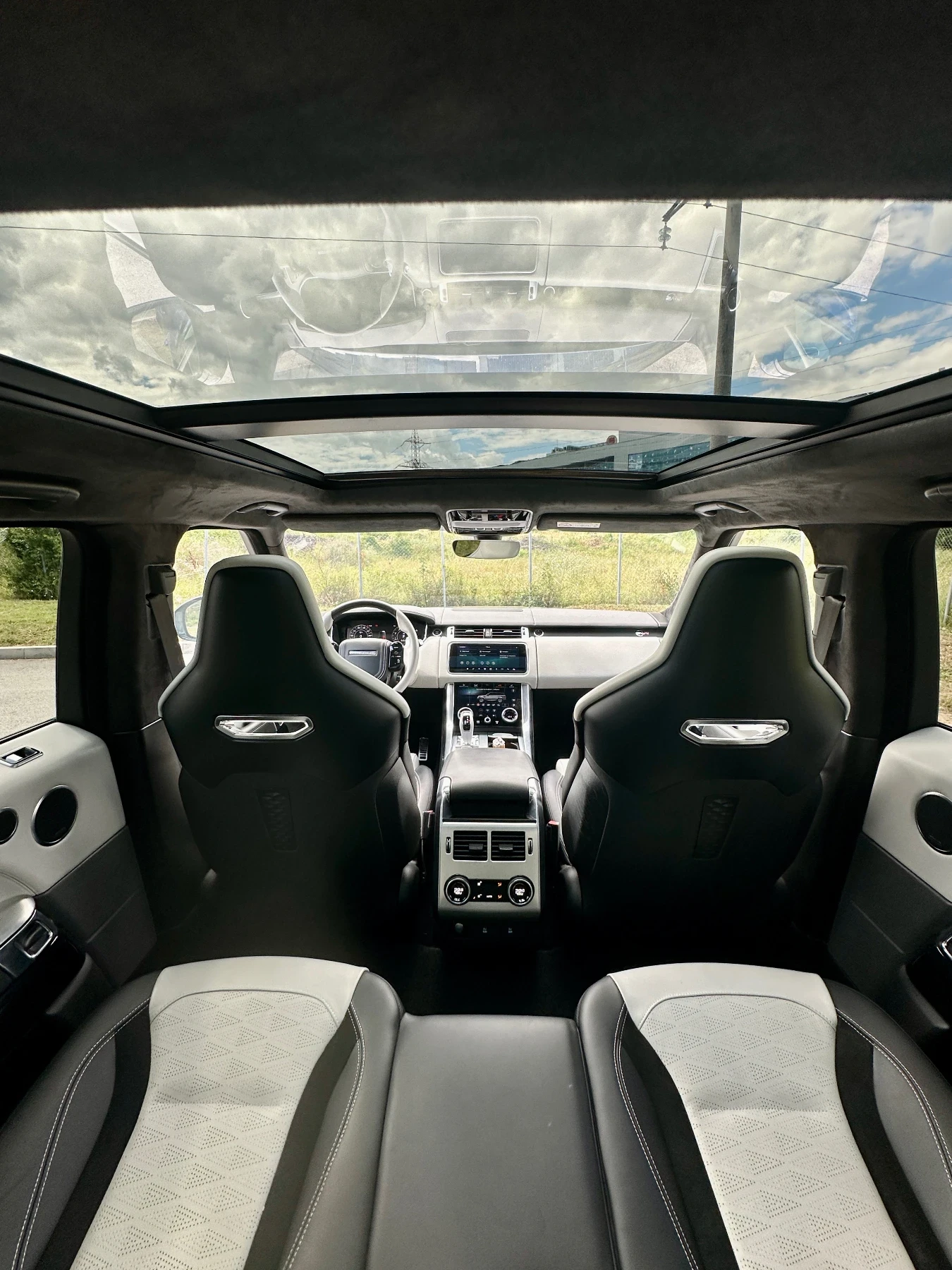 Land Rover Range Rover Sport Range Rover Sport SVR Carbon Edition | 2019 | 5.0 , снимка 8 - Автомобили и джипове - 55524473