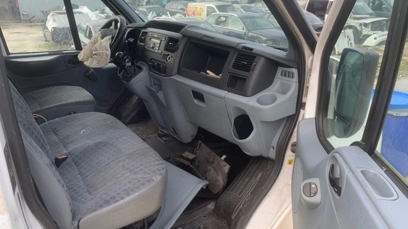 Ford Transit 2.2-CDTI, снимка 12 - Бусове и автобуси - 39209491