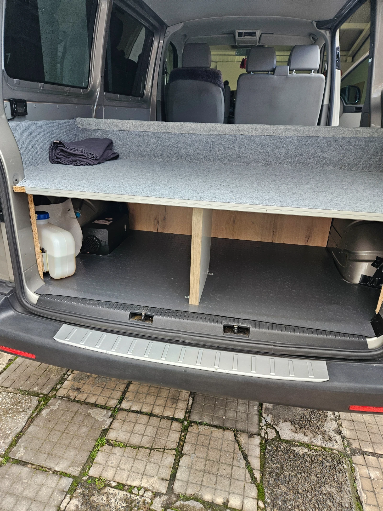 VW Transporter T6 Комби, снимка 13 - Бусове и автобуси - 54093430