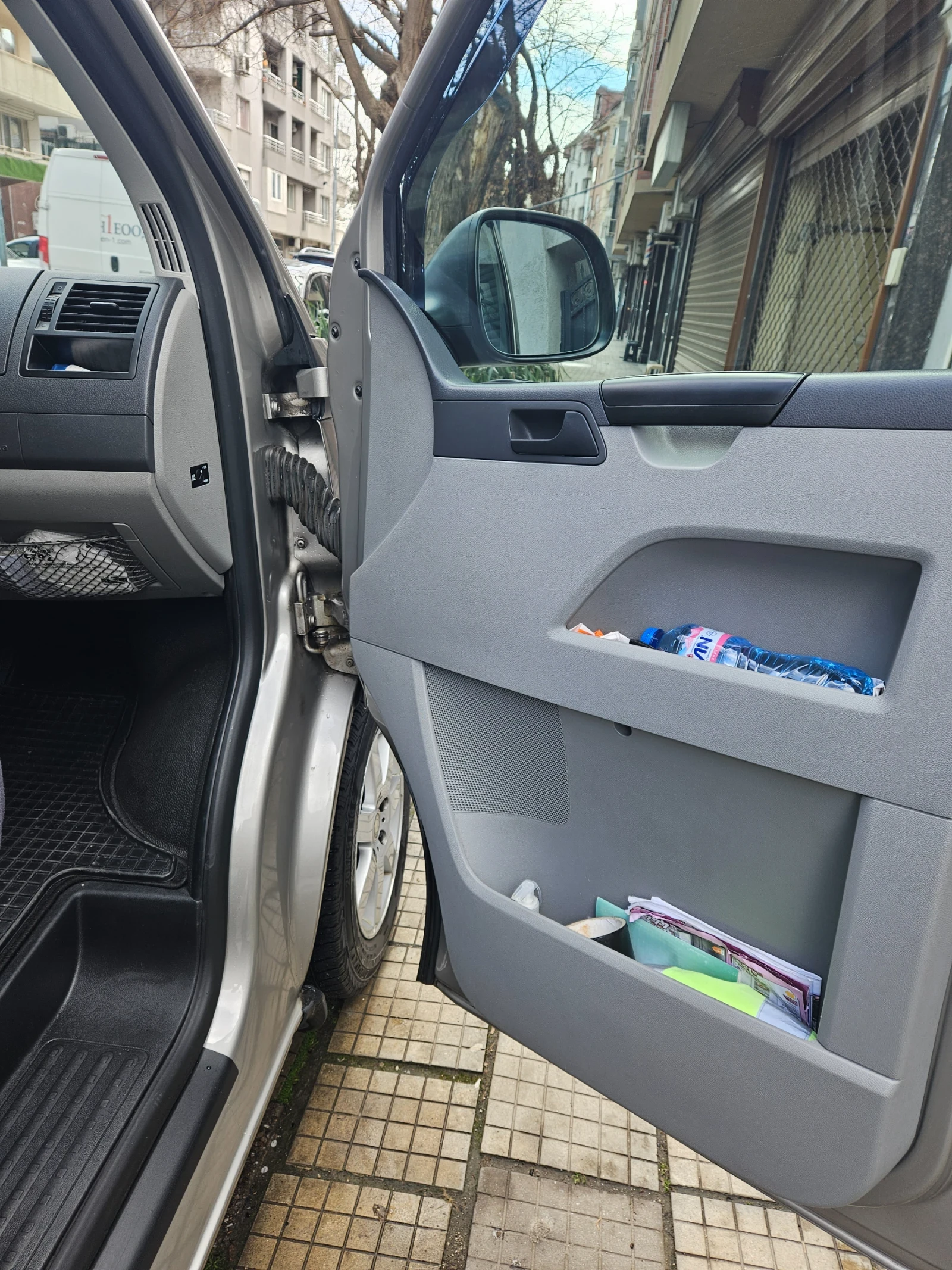 VW Transporter T6 Комби, снимка 6 - Бусове и автобуси - 54093430