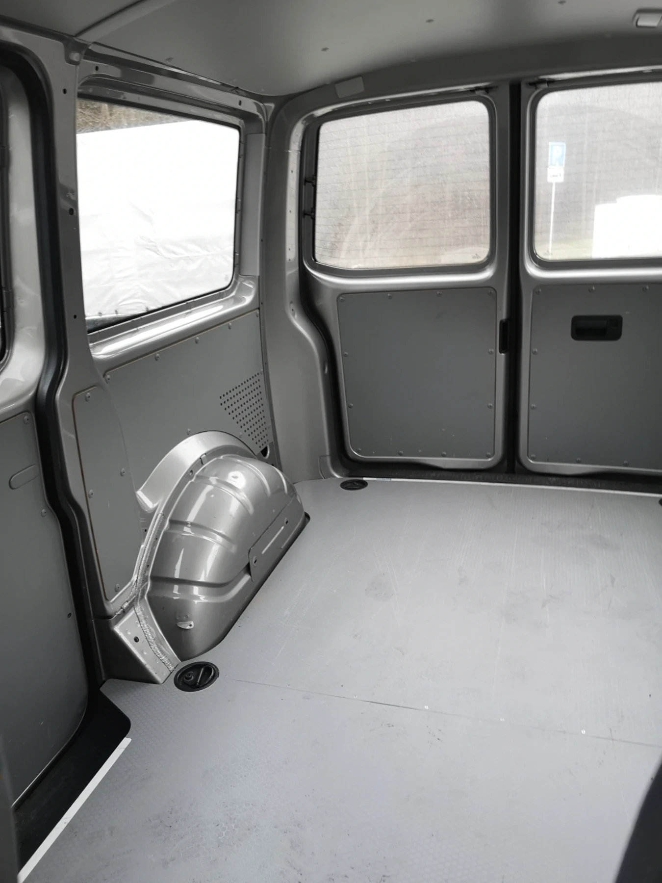 VW Transporter T6 Комби, снимка 16 - Бусове и автобуси - 54093430