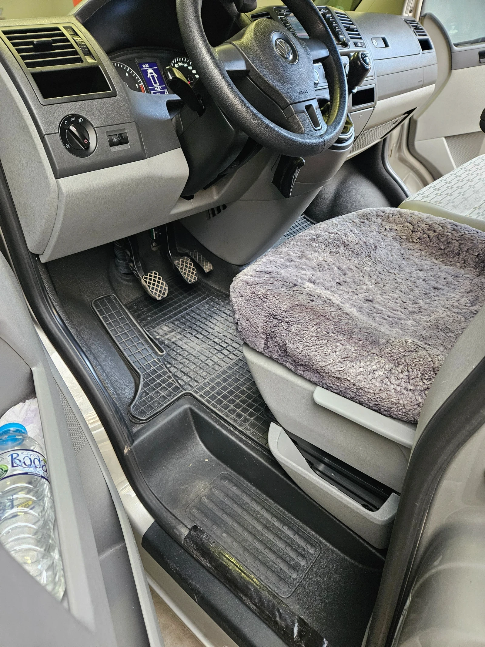 VW Transporter T6 Комби, снимка 11 - Бусове и автобуси - 54093430